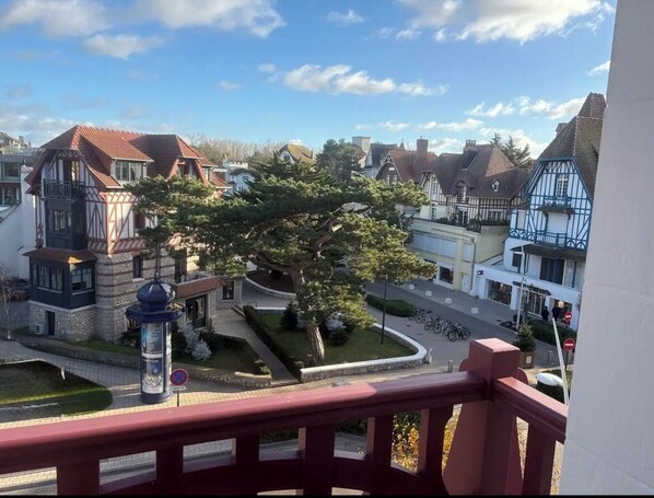 Property grounds - Charming villa for rent in downtown Le Touquet - Sleeps 8 - 4 bedrooms (Paris)