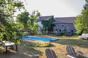 Outdoor pool - Vacation rental near the Mille Etangs region and the Vosges Mountains (Corravillers)