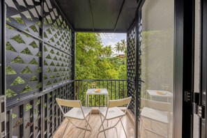 Outdoor dining - La Vida 101 premium equipped boutique stay in Goa Calangute  (Calangute)