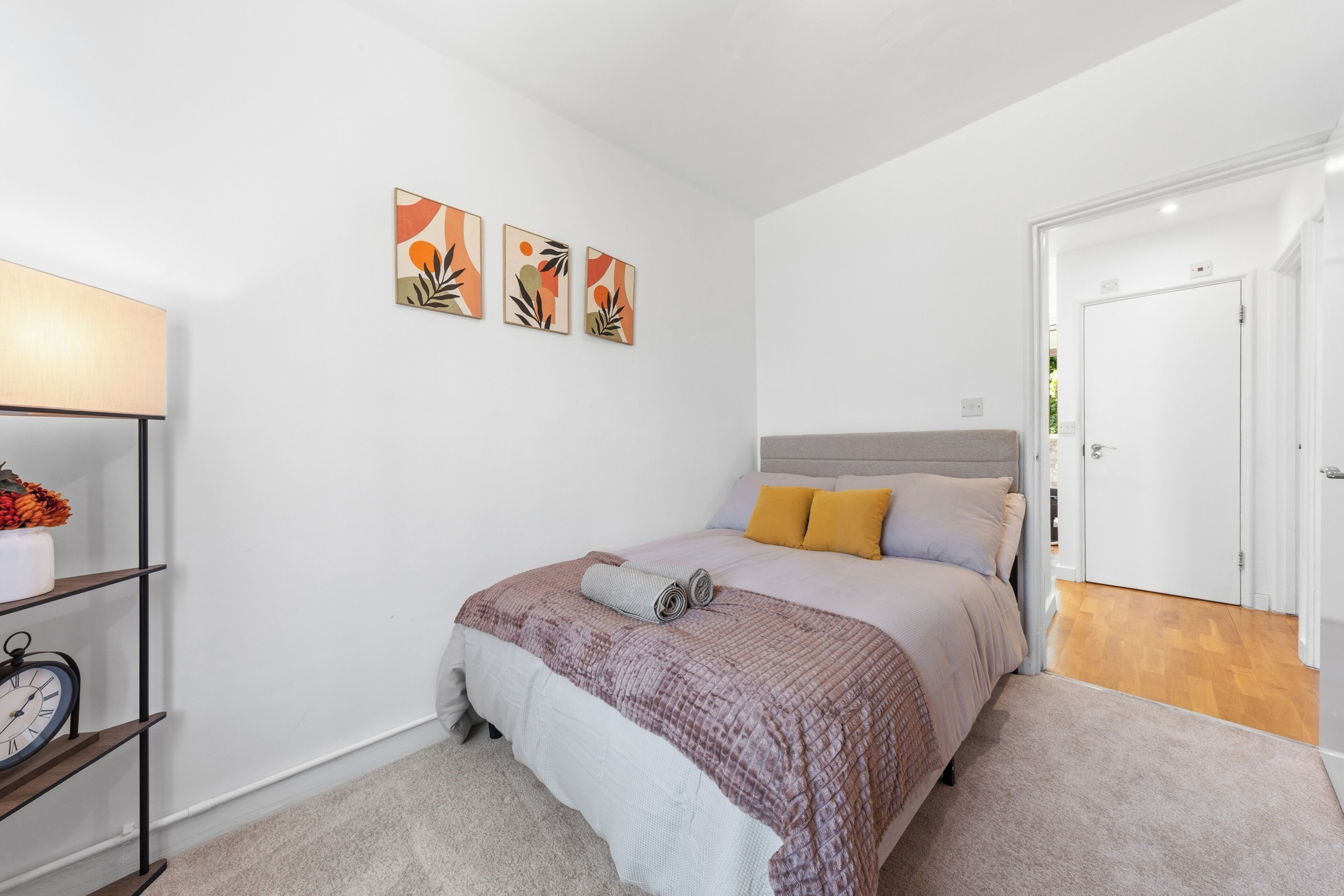 3 chambres, fer et planche à repasser, Wi-Fi, draps fournis