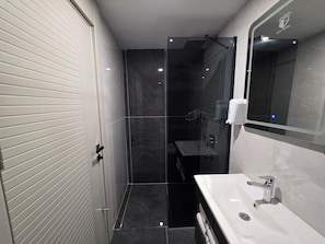 Bathroom - REAL HOTEL (Van)
