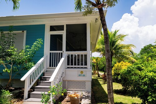 Fabulous Island retreat 4-bedroom house with private Dock & lift
