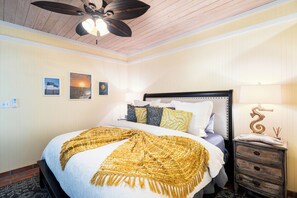 Unclassified image, 4 of 47, button - Fabulous Island retreat 4-bedroom house with private Dock & lift (Hope Town)