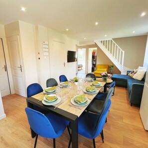 Dining - Vrbo Property (Lagny-sur-Marne)