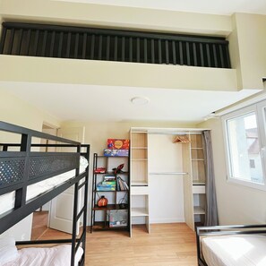 Iron/ironing board, WiFi, bed sheets - Vrbo Property (Lagny-sur-Marne)