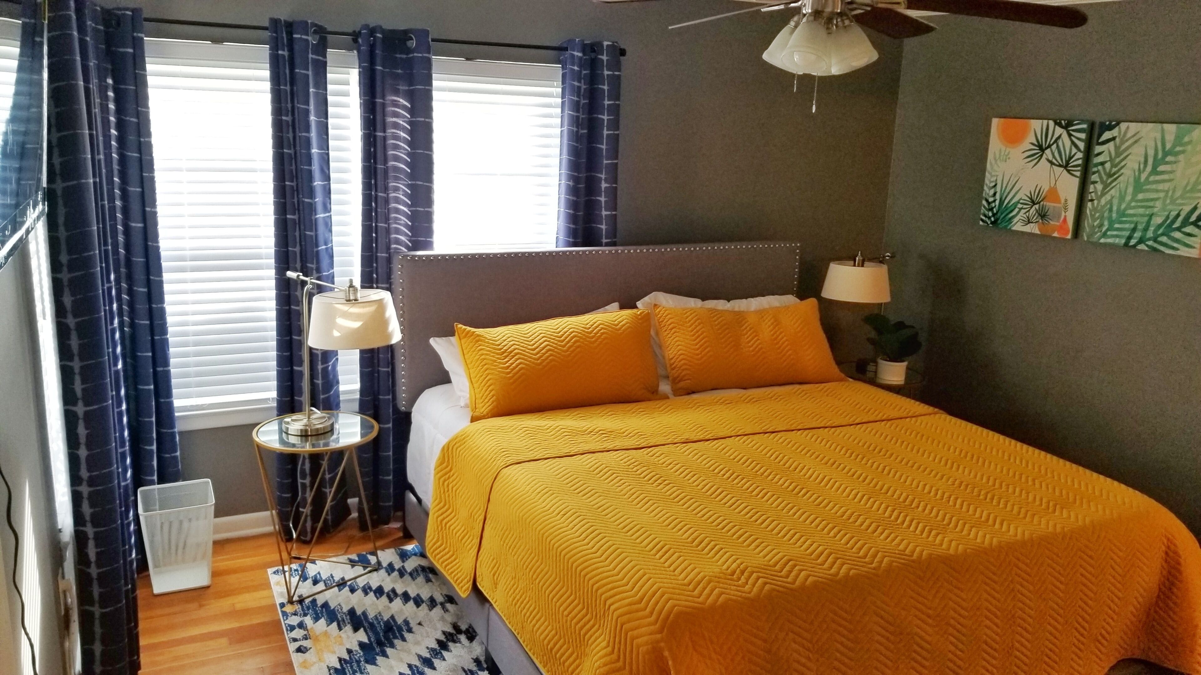 3 habitaciones, tabla de planchar con plancha, wifi y ropa de cama 