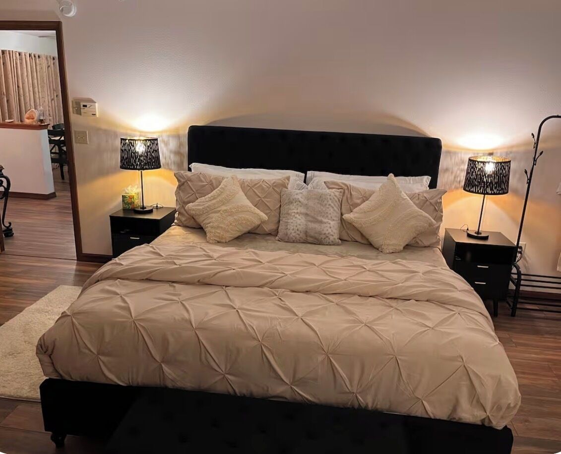 3 chambres, fer et planche à repasser, Wi-Fi, draps fournis
