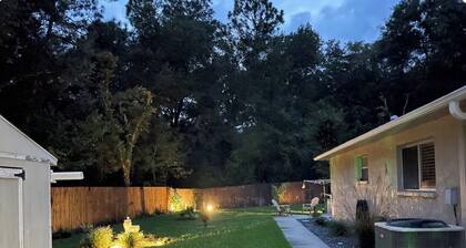 A Little Paradise with a Heated Pool! Near Rainbow Springs