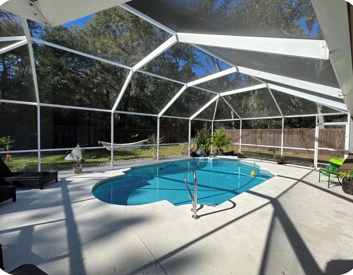 Outdoor pool, a heated pool