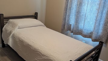 3 bedrooms, bed sheets