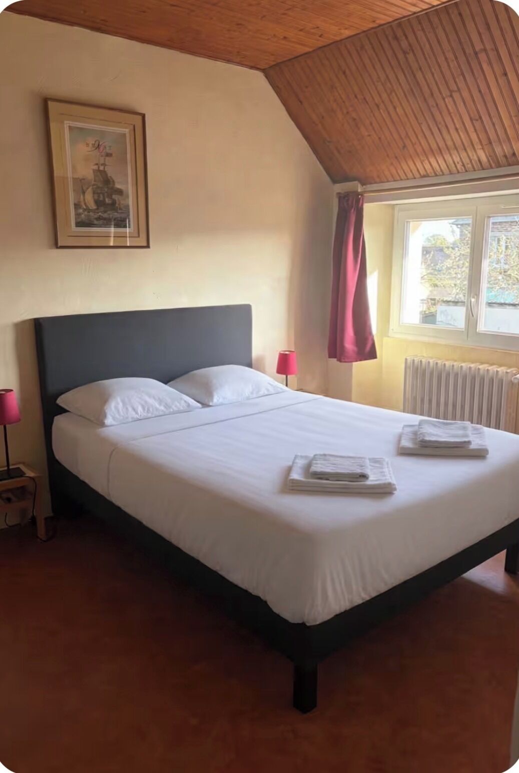 WiFi, bed sheets