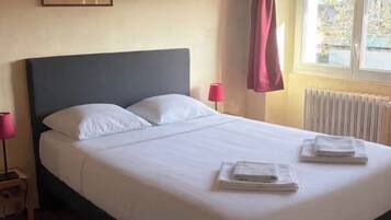 WiFi, bed sheets