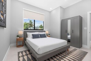 4 quartos, Wi-Fi de cortesia, roupa de cama