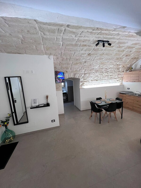 Dining - An elegant and sophisticated vacation home located in Triggiano, 10 minutes from Bari (Triggiano)