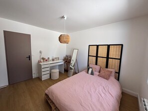 Room - Vrbo Property (Mérignac)