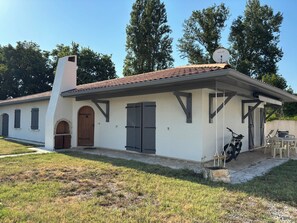 Exterior - Vrbo Property (Mérignac)