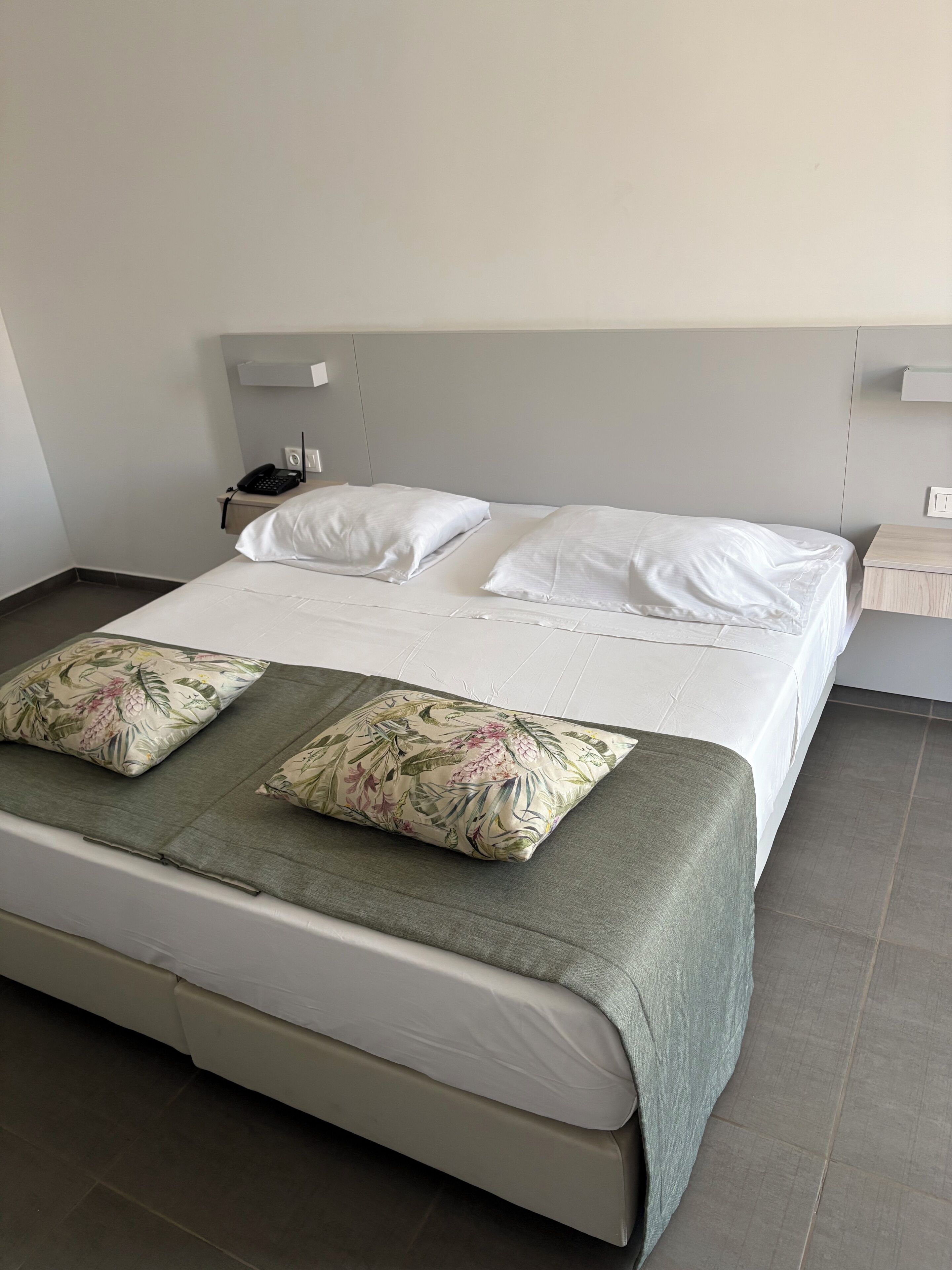 Rollaway beds, free WiFi, bed sheets