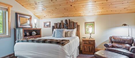 4 bedrooms, iron/ironing board, WiFi (free), bed sheets