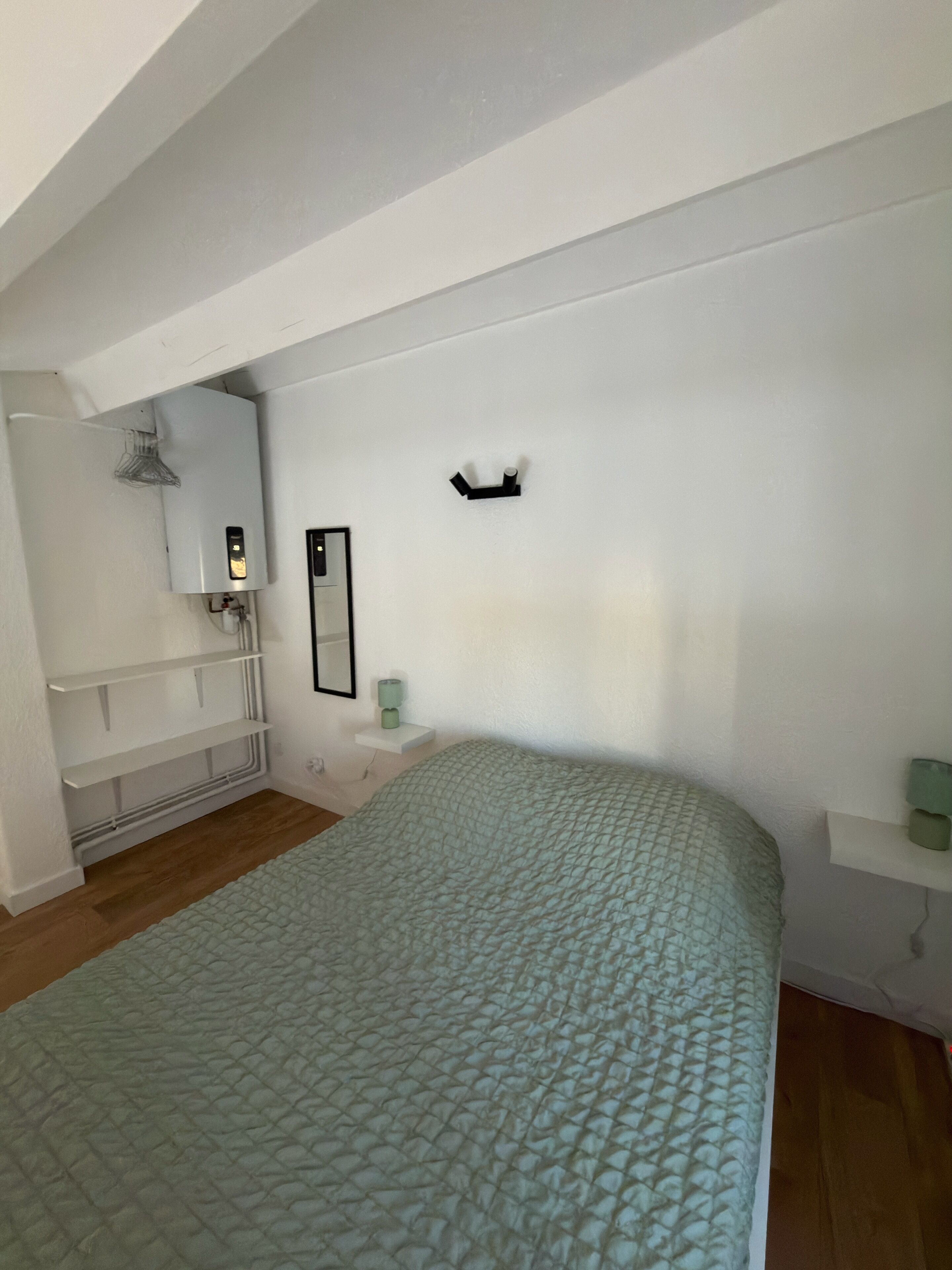 1 habitación y ropa de cama 