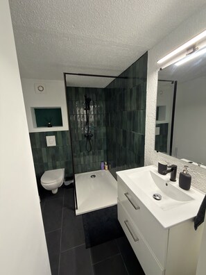 Hair dryer, towels - Air-conditioned house for 4 people. • Swimming Pool • 200 meters from the beach • Gruissan (Gruissan)