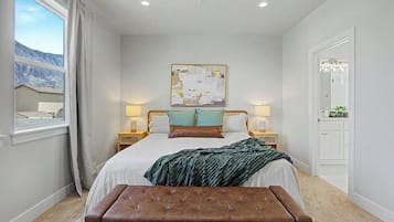 5 bedrooms, desk, iron/ironing board, travel cot