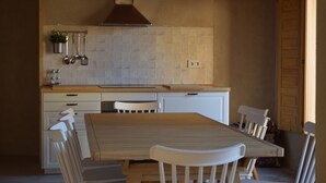 Dining - 16th-century Catalan farmhouse with a pool, surrounded by nature, 30 meters from Barcelona (L'Ametlla del valles)