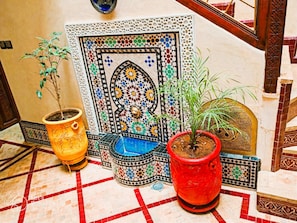 Property grounds - Authentic Moroccan riad with a pool and views of the Atlas Mountains, near the Medina. (Marrakech)