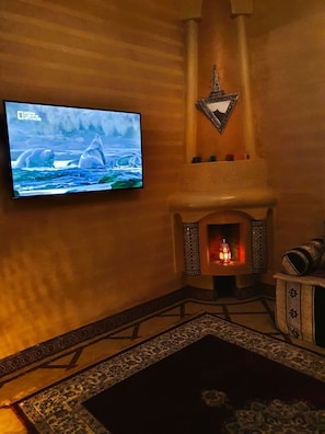 Interior - Authentic Moroccan riad with a pool and views of the Atlas Mountains, near the Medina. (Marrakech)