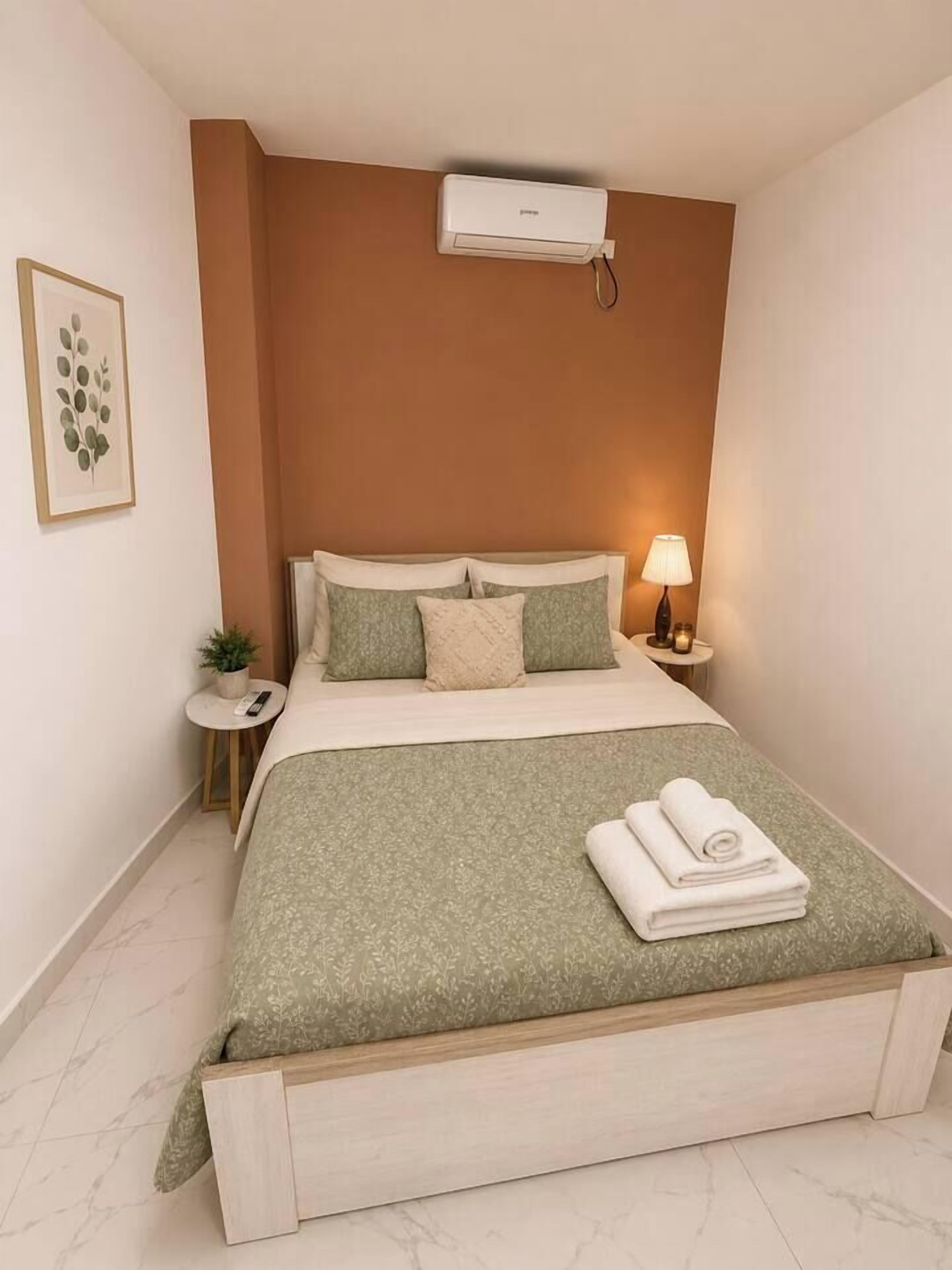 Iron/ironing board, WiFi