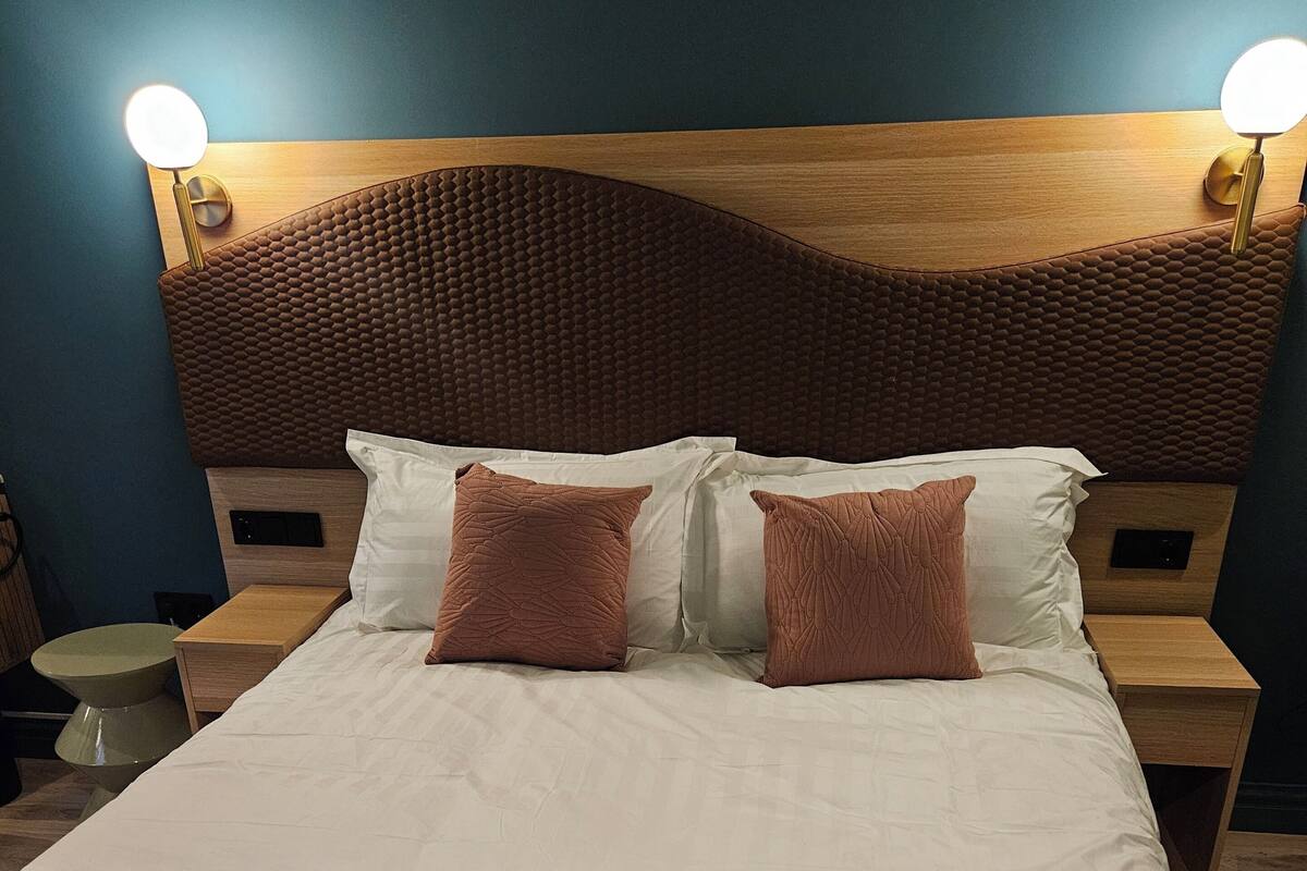 Zimmersafe, Verdunkelungsvorhänge, schallisolierte Zimmer