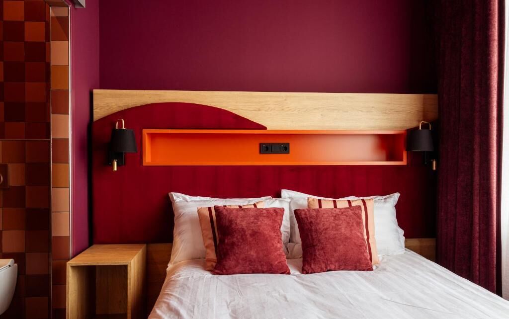 In-room safe, blackout drapes, soundproofing, WiFi (free)