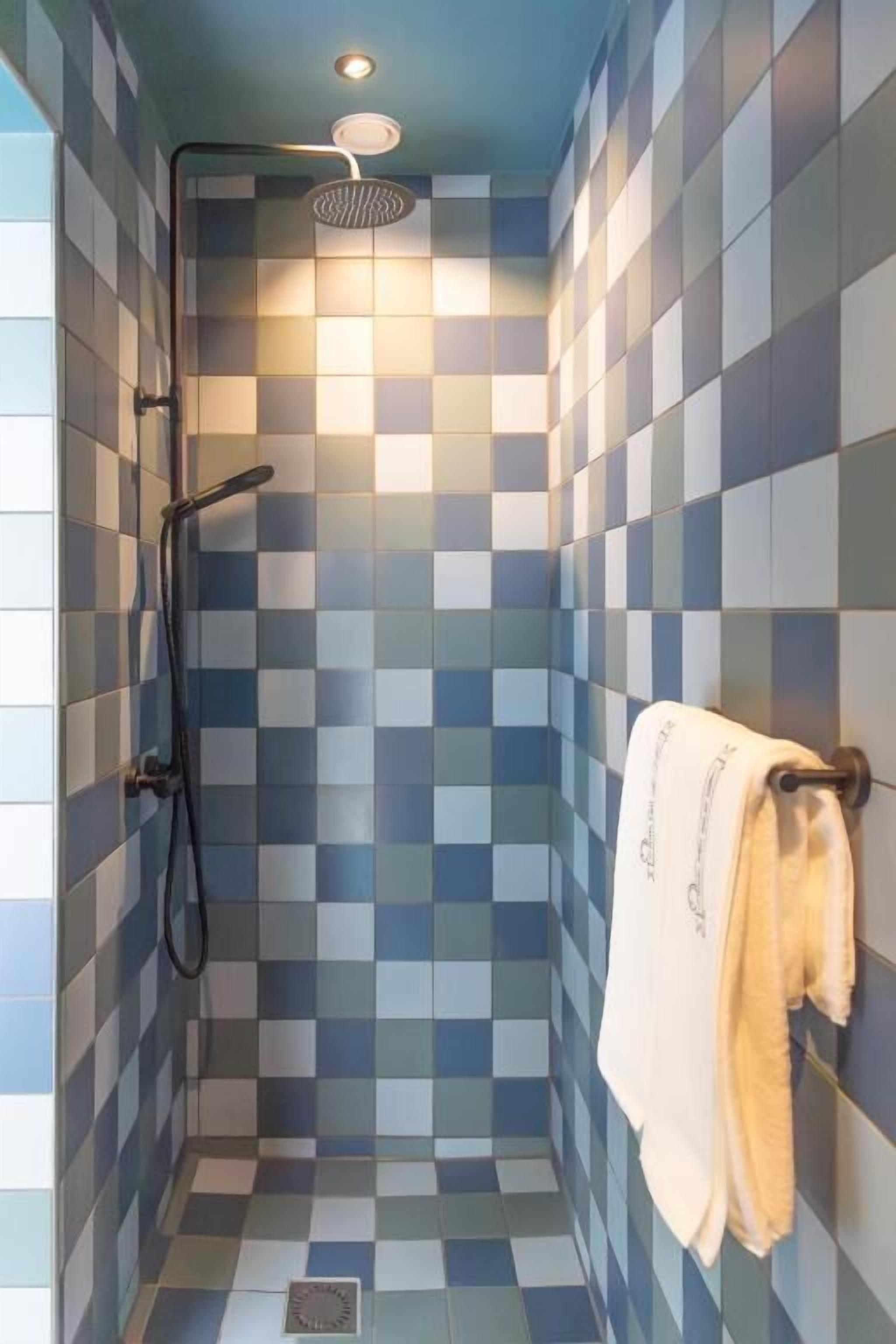 Standard Double Room | Bathroom