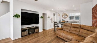The Grand Haven | Modern Family Stay