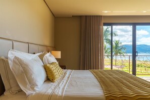 Deluxe-Suite, Gartenblick | Hochwertige Bettwaren, Minibar, Zimmersafe, Schreibtisch
