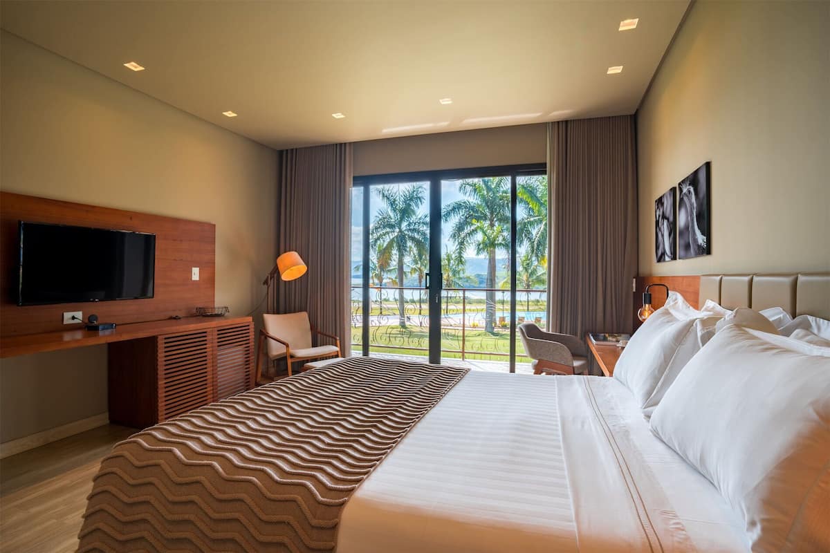 Ropa de cama de alta calidad y minibar