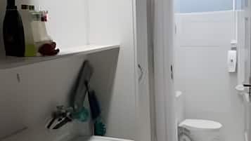 Triple Room | Bathroom
