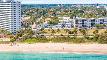 Una playa cerca