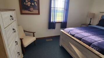 1 bedroom, iron/ironing board, WiFi (free), bed sheets