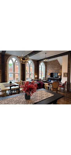 Loft on Main, charming apartment in delightful Historic Downtown Jonesborough