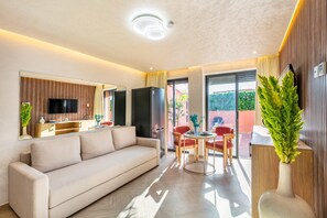 Basic Apartment | Living area