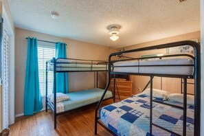 Interior - Large Pool Home & Blocks Away From the Beach! (Daytona Beach)