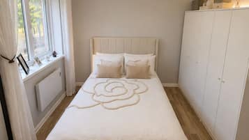 1 bedroom, iron/ironing board, bed sheets
