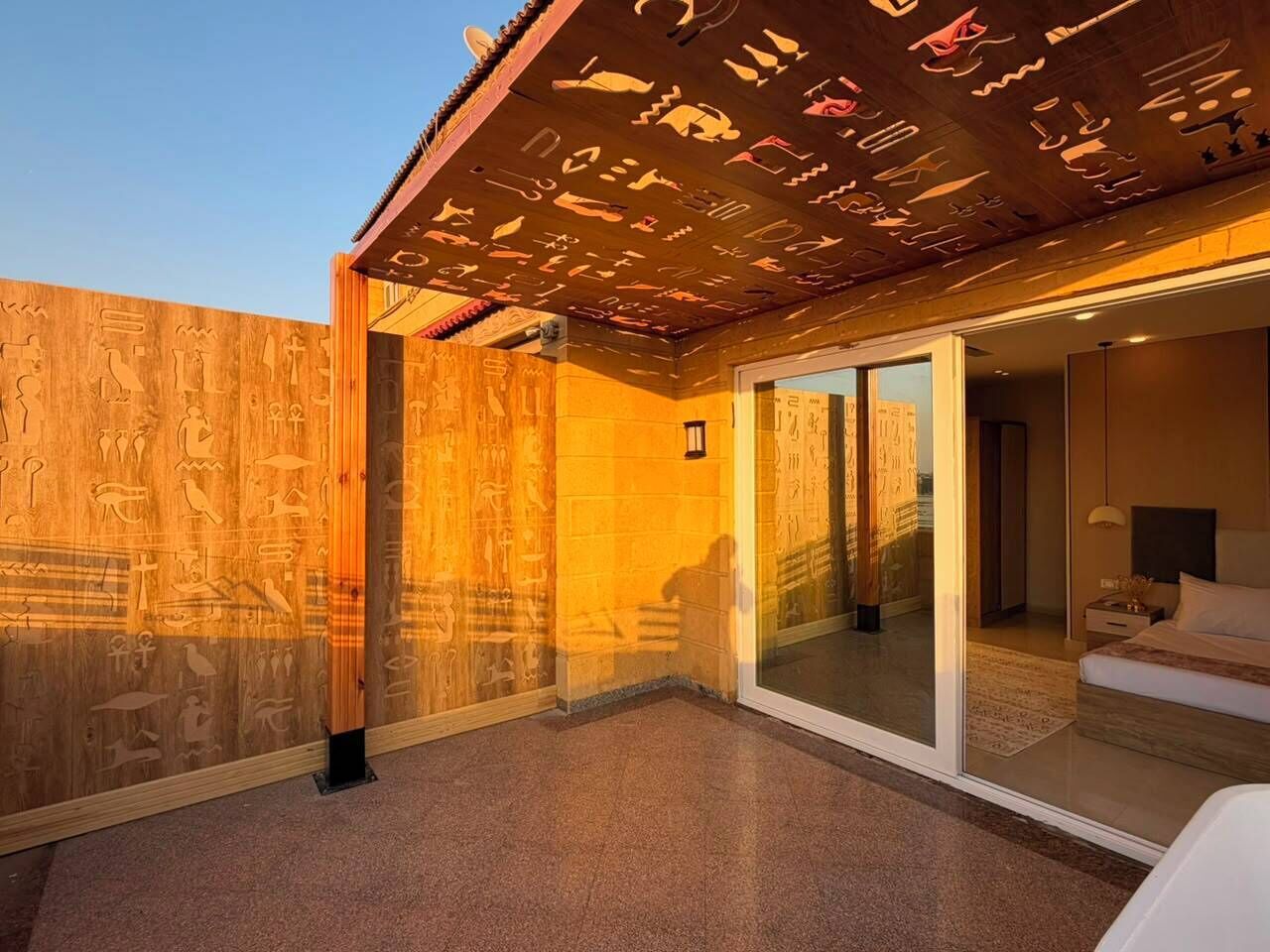 Luxury Jacuzzi Room with Private Terrace | Ropa de cama de alta calidad y minibar 