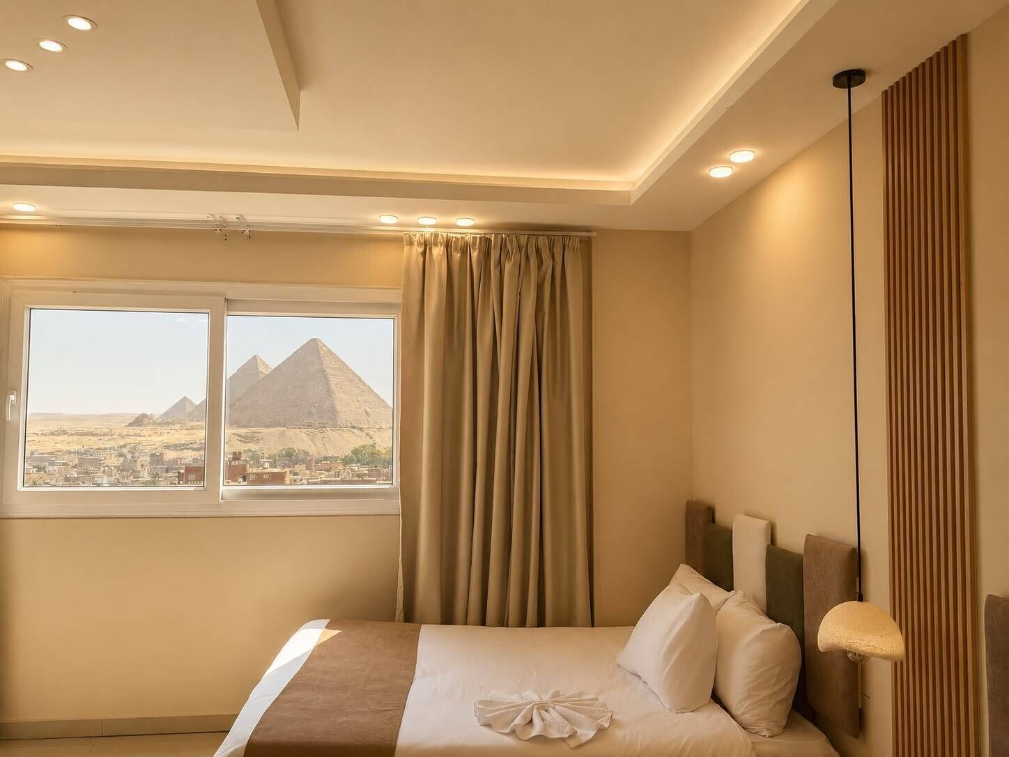 Premium Family Room with Panoramic Pyramids View | Vista desde la habitación
