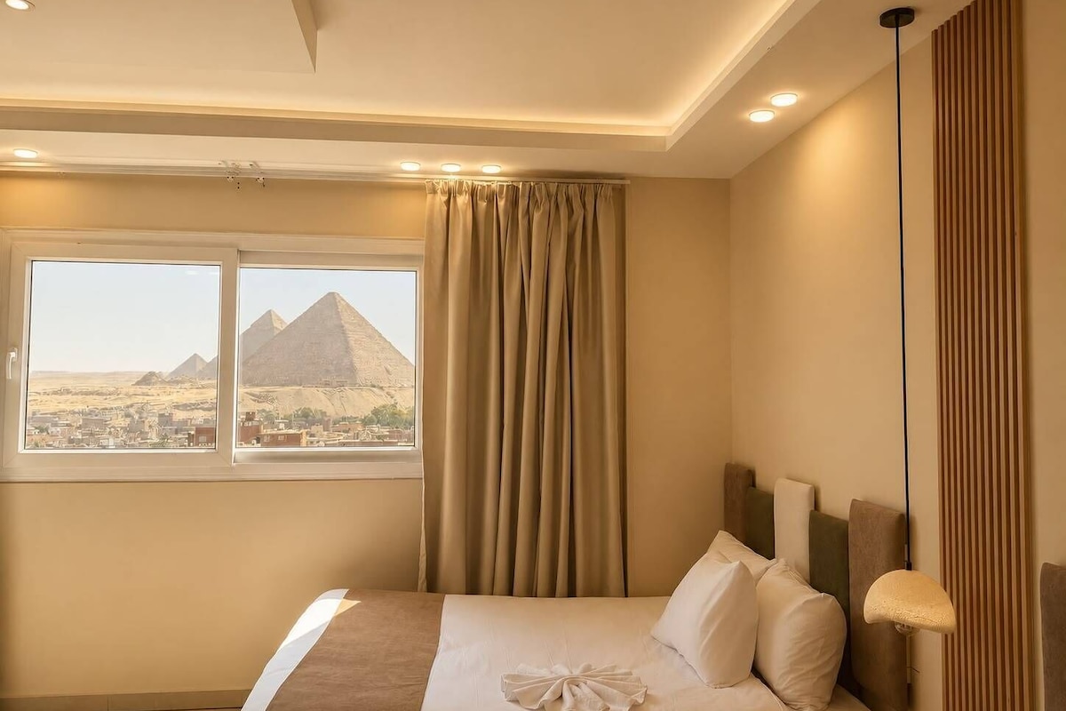 Premium Family Room with Panoramic Pyramids View | Ausblick vom Zimmer