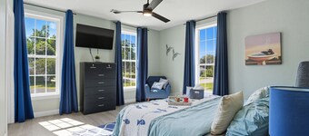 Renovated 6BR Near Grand Lake Fire Pit & Games