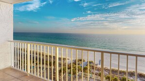 A balcony with a view of the sea and beach. - Summit 1013 (Panama City Beach)