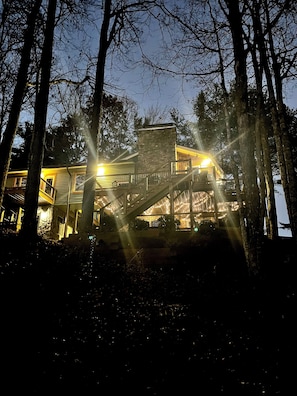 Interior - Land Harbor Lodge (Newland)