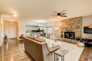 Interior - Chetola Robin 1 (Blowing Rock)