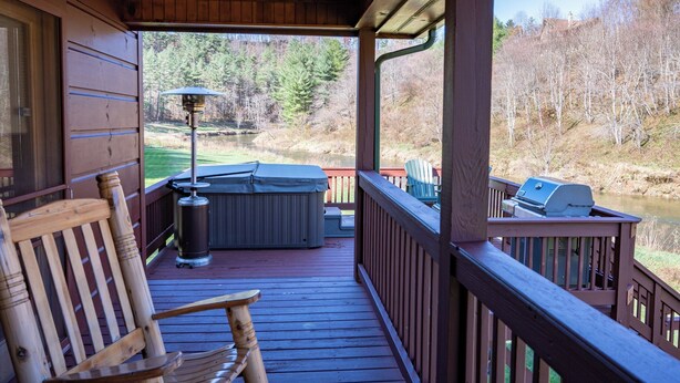 Interior - Riverbend Retreat (Todd)
